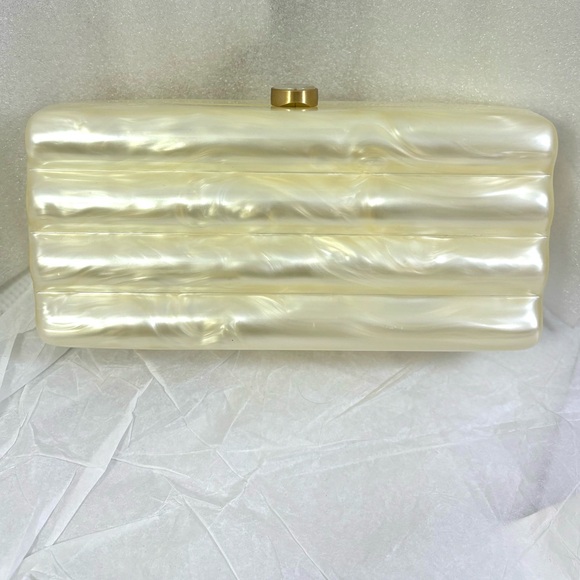 Cult Gaia Enid Clutch. Ivory. - Picture 4 of 15